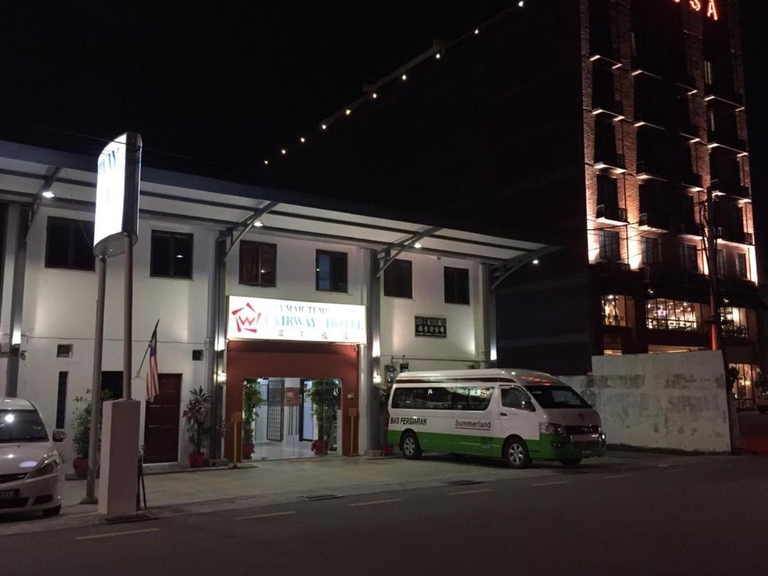 Fairway Hotel Malacca Exterior photo